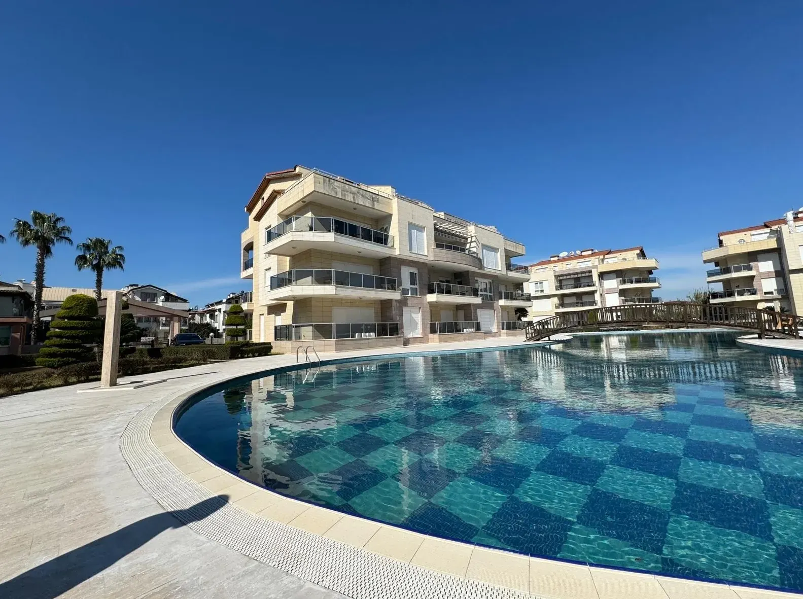 Belek Satılık 3+1 Eşyalı Daire - Havuz ve Otoparklı Konforlu Yaşam