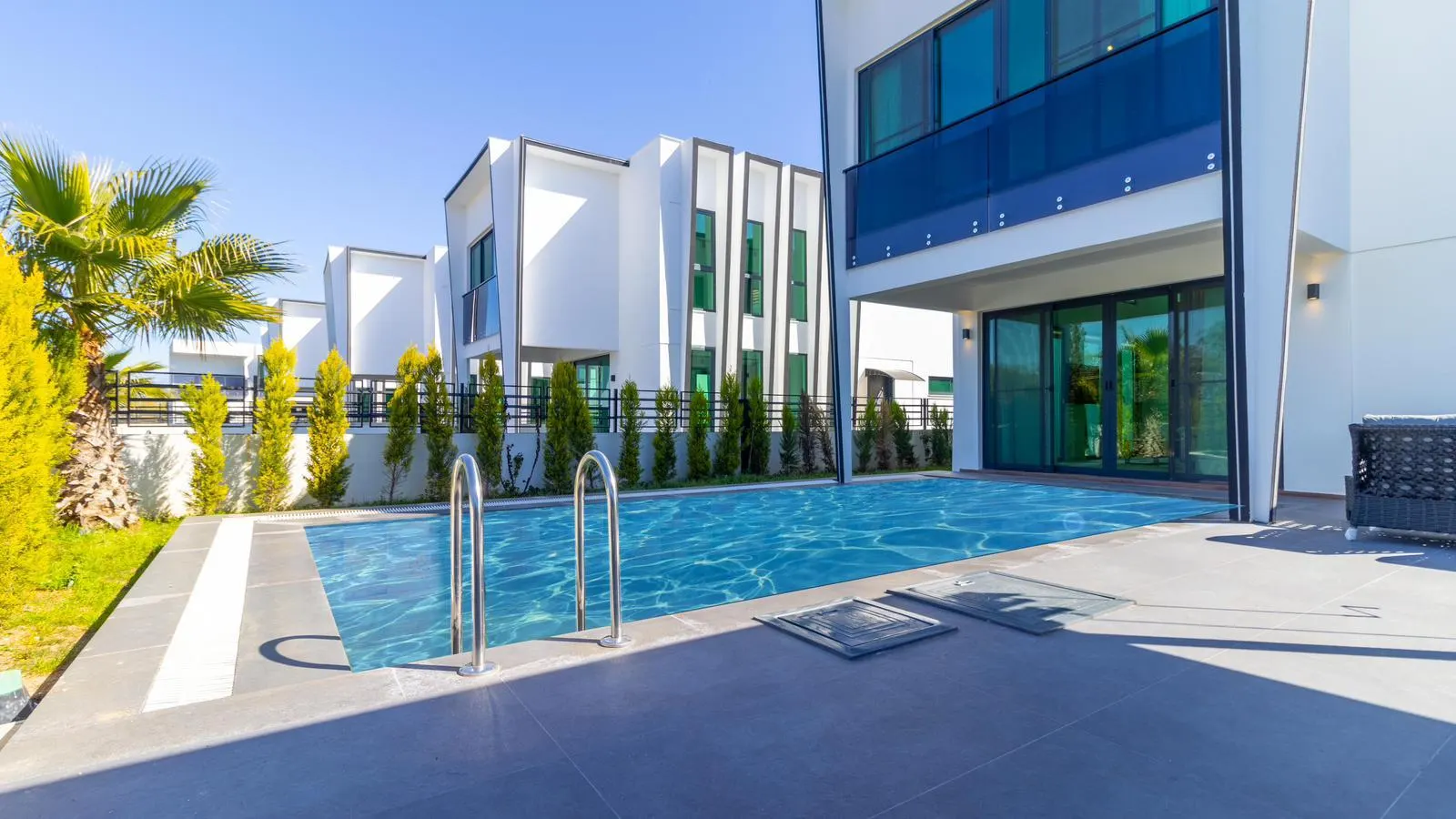 Belek Villa à vendre 3+1 avec piscine et parking, en pleine propriété