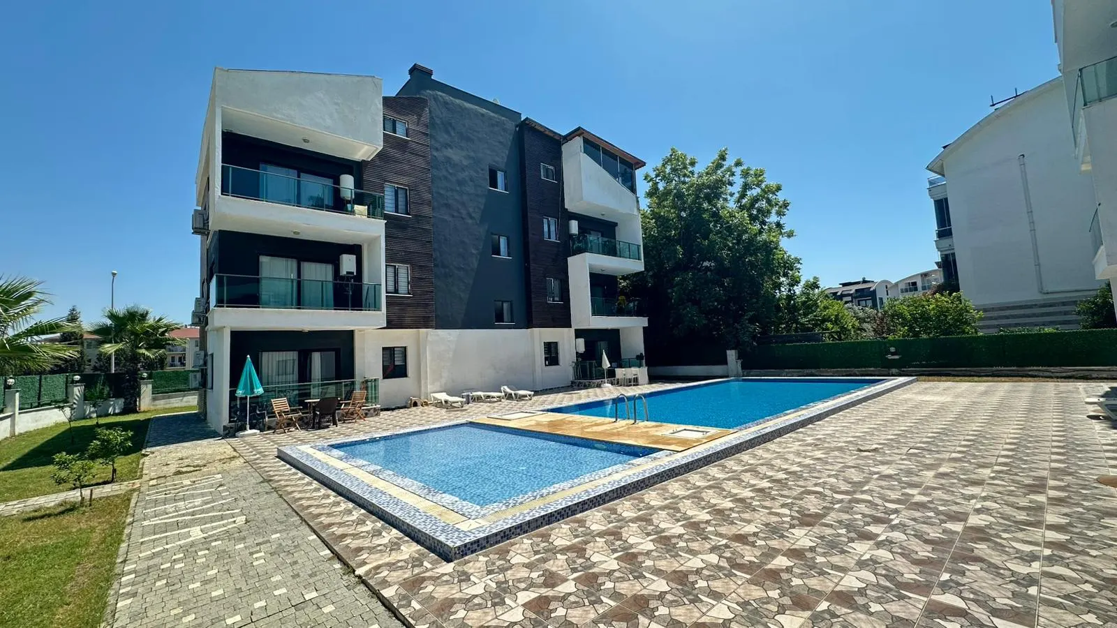 Custom-Built 4+1 Duplex Apartment with Jacuzzi and Bar in Belek