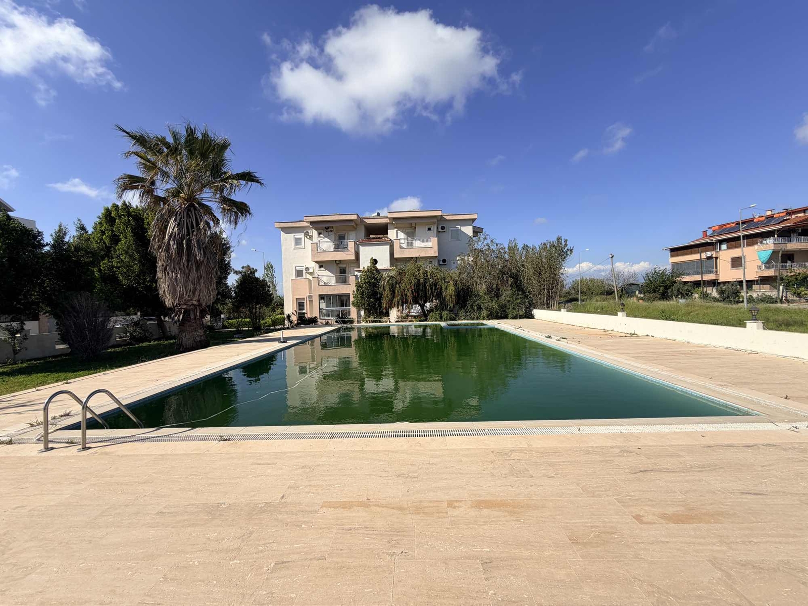 Opportunity 2+1 Partly Furnished Apartment in a Complex with Pool in Belek!